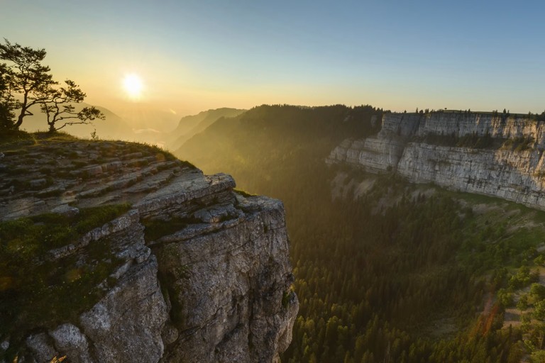 Escapade d’automne dans le Val de Travers : entre forêts et absinthe